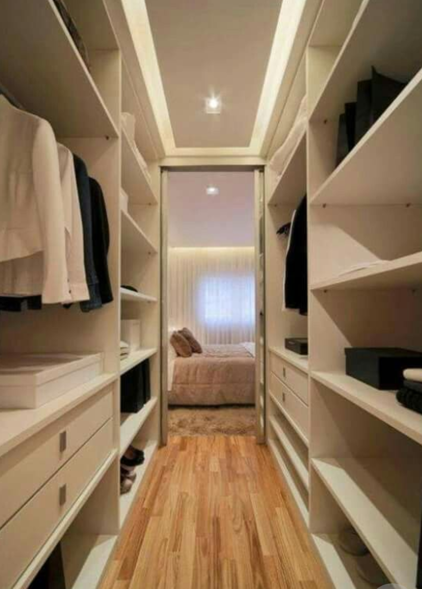 П-образная гардеробная комната в спальню Майкоп