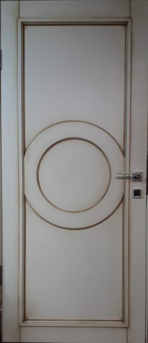 Межкомнатная дверь в профиле массив (эмаль с патиной) Майкоп